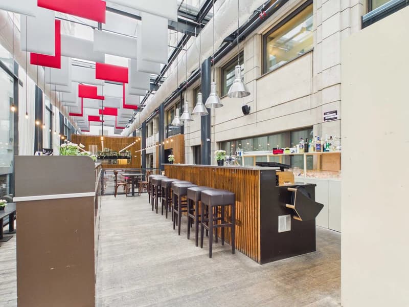 Commercial arcade ideal location! (4)