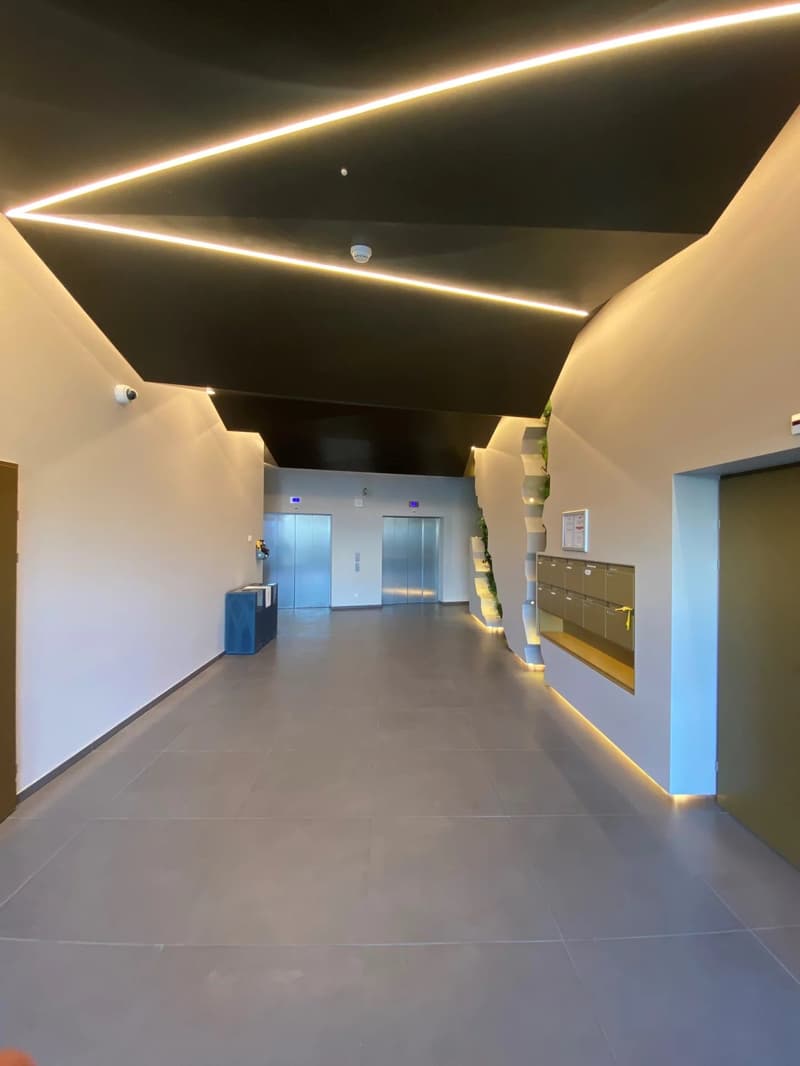 Activity areas in a multi-functional building in the FTI zone (2)