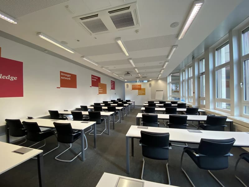 Administrative surfaces fully fitted out at the Nations (5)