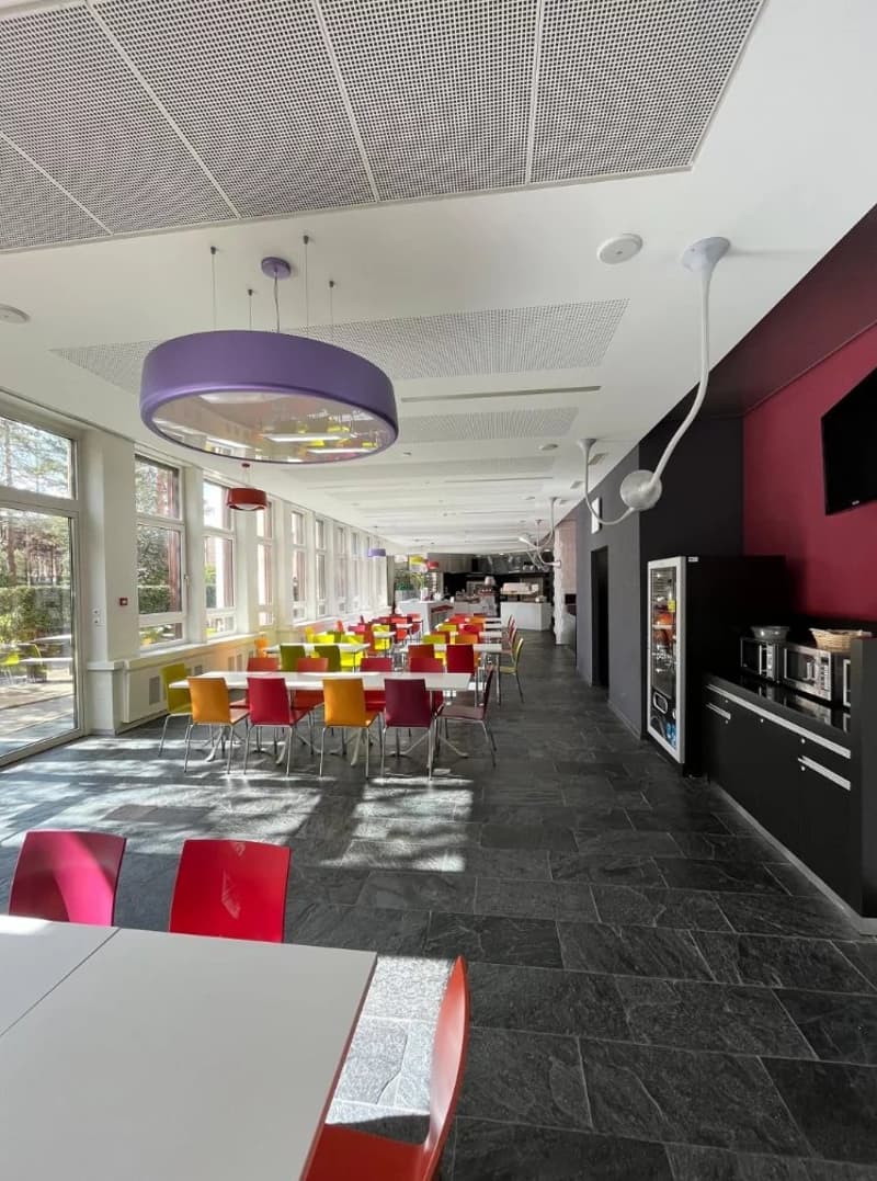 Administrative surfaces fully fitted out at the Nations (2)