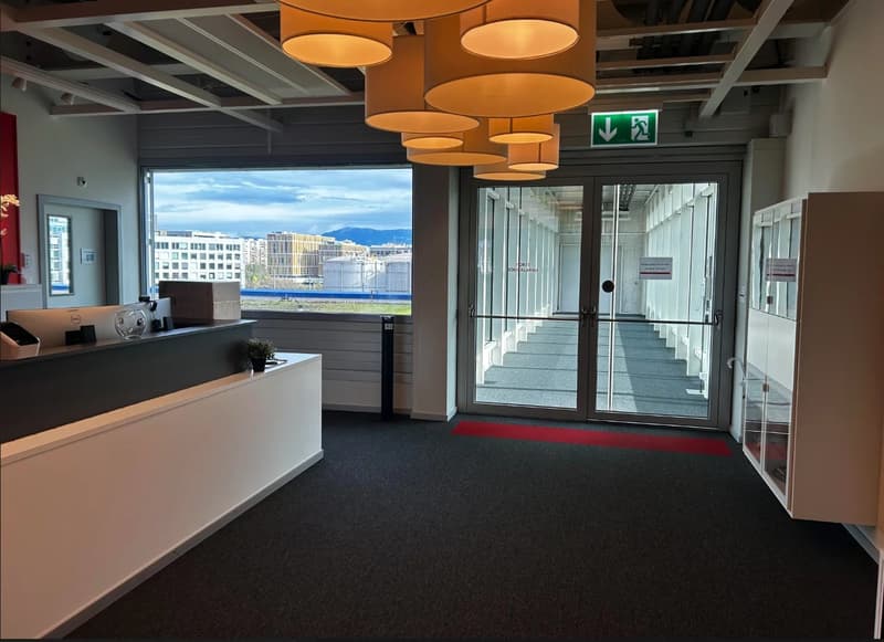 5000 m² located in the heart of a dynamic area (5)