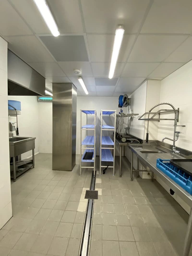 Restaurent équipé au centre de Genève (3)