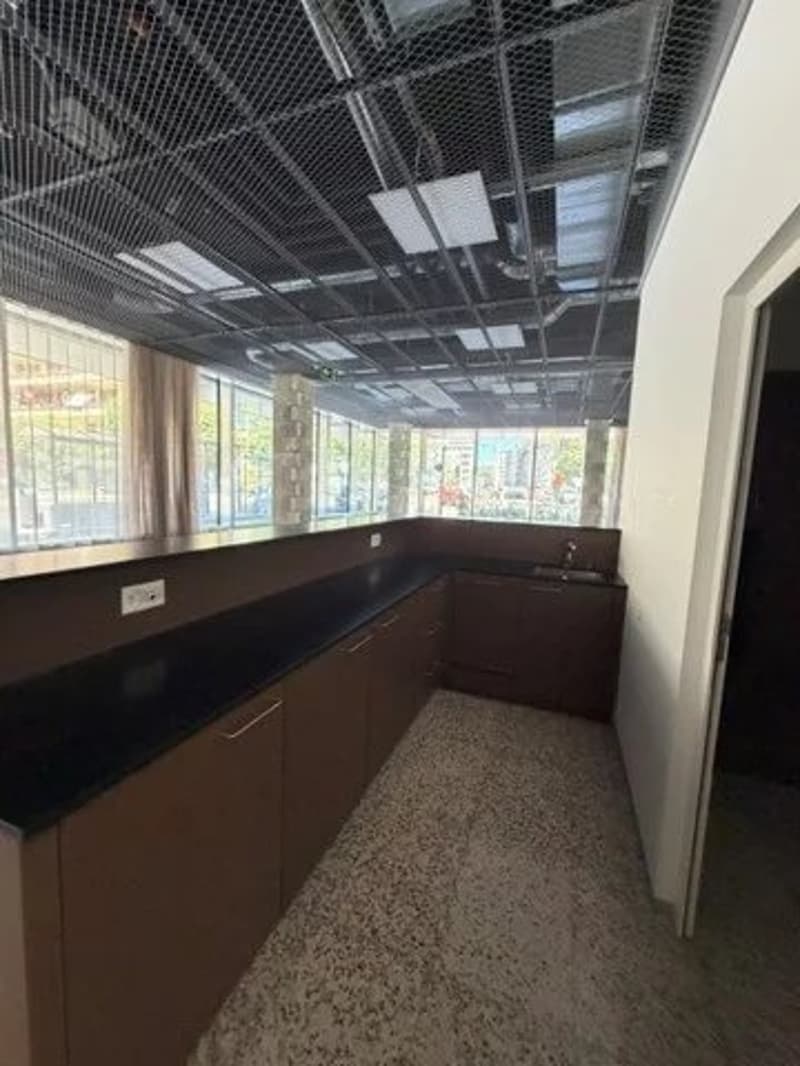 Spazio commerciale di prima scelta ad Acacias (3)
