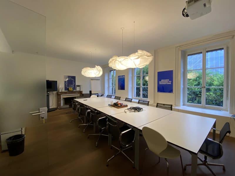 Belles surfaces administratives dans un immeuble de haut standing dans le quartier des banques (7)