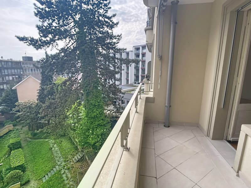 Hyper Zentrum - Charmantes 2,5-Zimmer-Apartment im alten Stil (4)