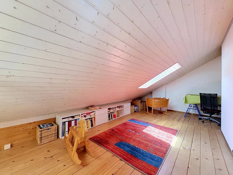 Prächtige 4,5-Zimmer-Wohnung im Dachgeschoss mit Mezzanine und Garage-Box (5)