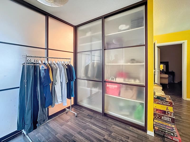 Atypical apartment with large living spaces and a lot of charm (10)