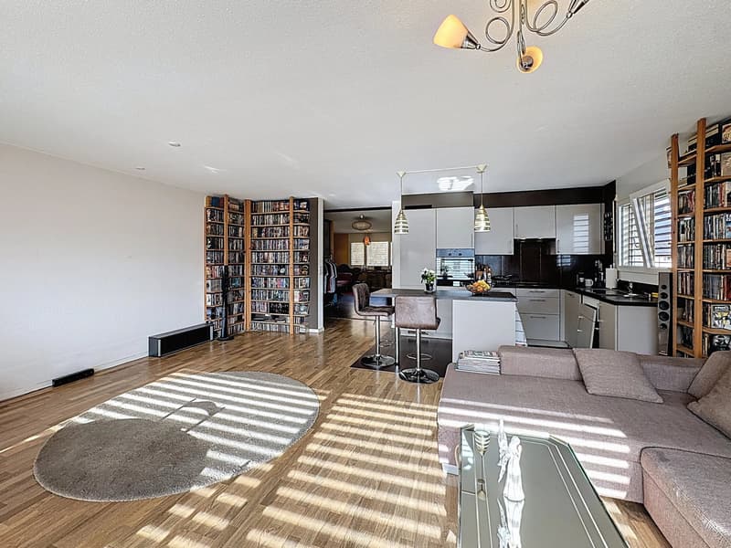Atypical apartment with large living spaces and a lot of charm (1)