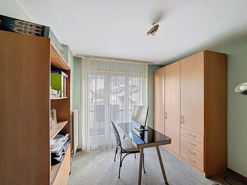 Versatile building ideal for investors (7)