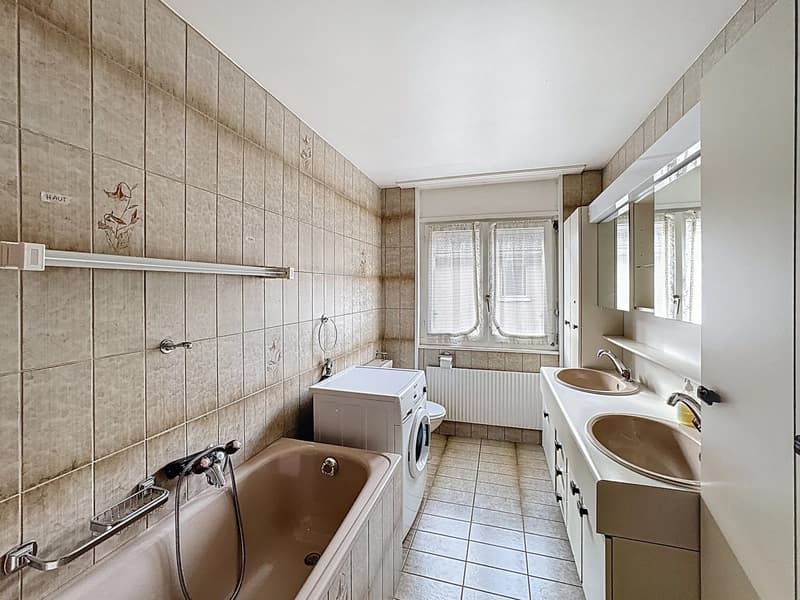 Versatile building ideal for investors (5)