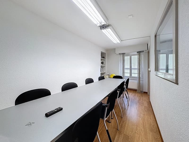 Bureaux spacieux et lumineux au coeur de Monthey (10)