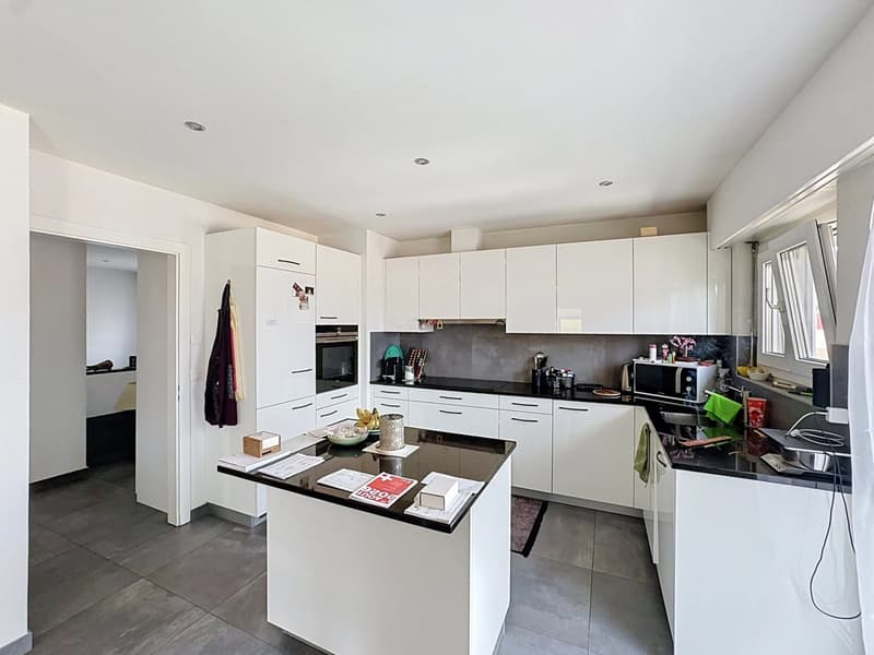 Villa 5.5 pièces avec 4 chambres et vue panoramique sur le Léman (3)