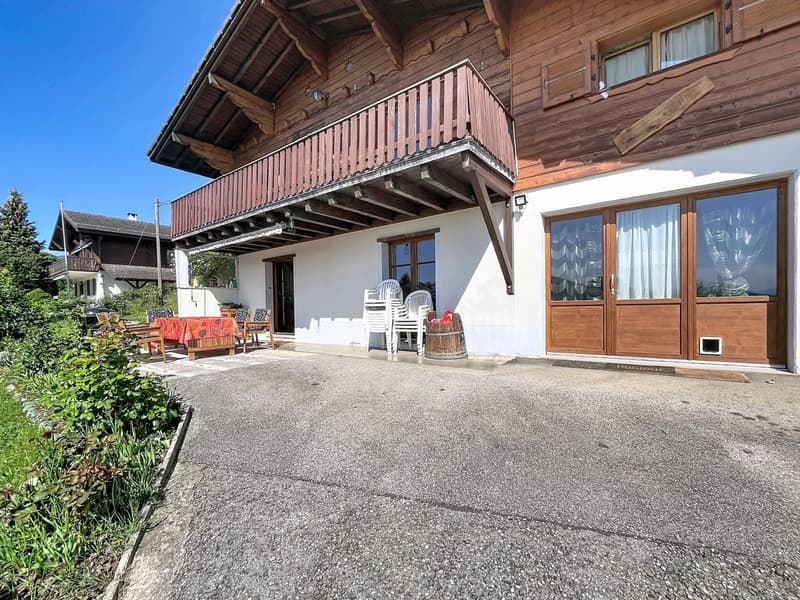 Plot with chalet in a green setting and lake view (7)