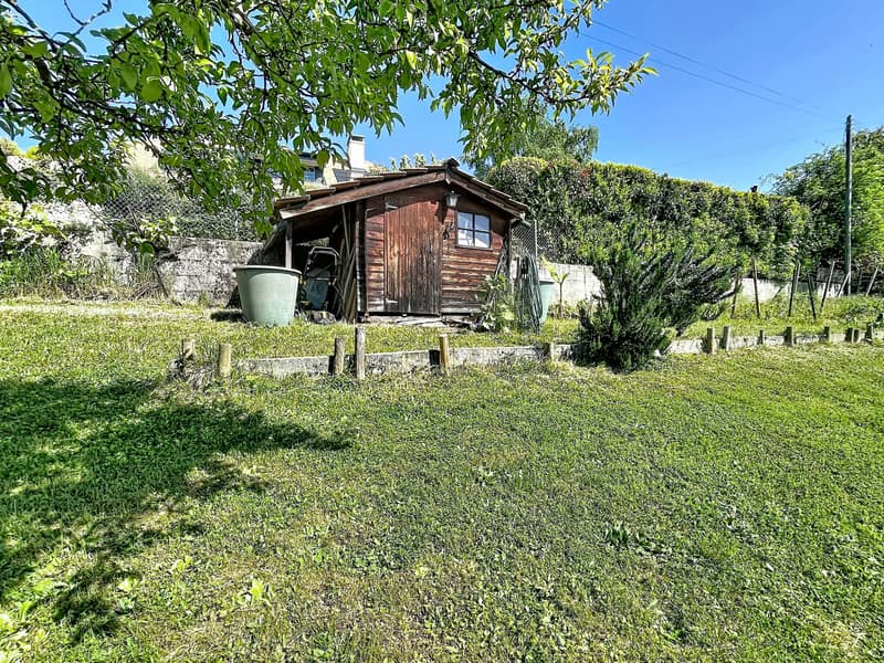 Plot with chalet in a green setting and lake view (5)