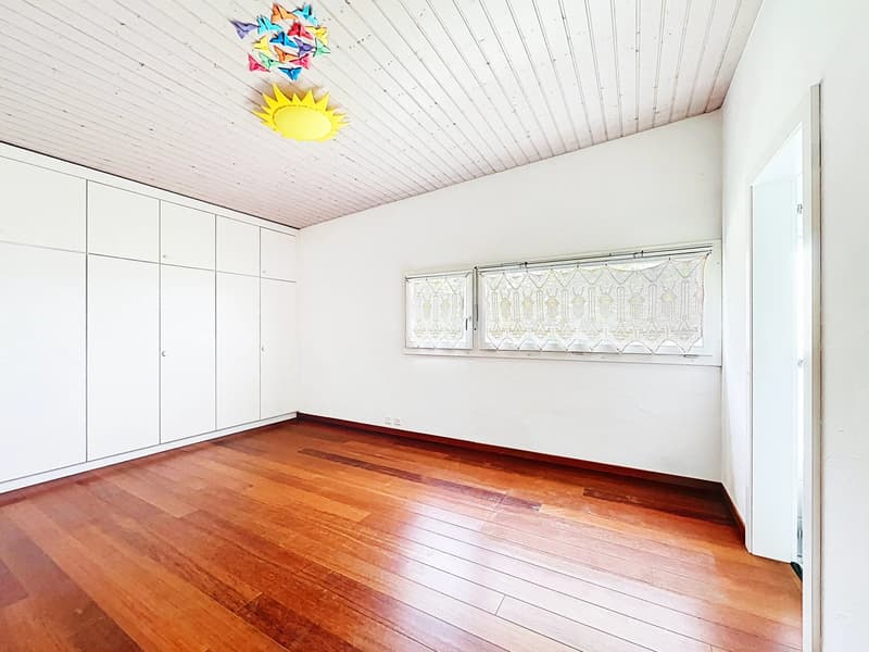 Architect's villa with 100m2 terrace and panoramic view of the lake, just 10 minutes' walk from the center of Arzier (13)