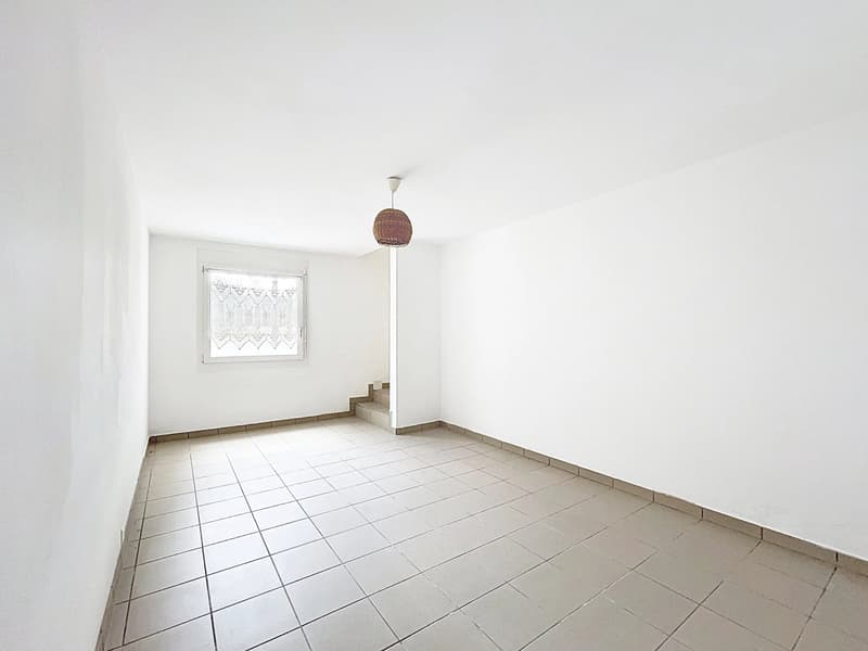 Architect's villa with 100m2 terrace and panoramic view of the lake, just 10 minutes' walk from the center of Arzier (9)