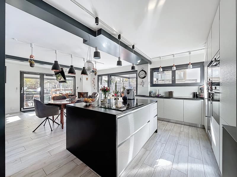 Villa combining Charm, Elegance and Conviviality (3)