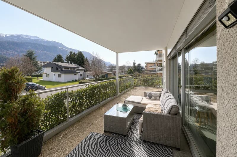 Ampio appartamento di 4.5 locali con grande terrazza e vista libera a Conthey (6)