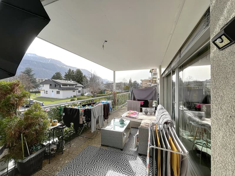 Spacious 4.5-room apartment with large terrace and unobstructed view in Conthey (7)