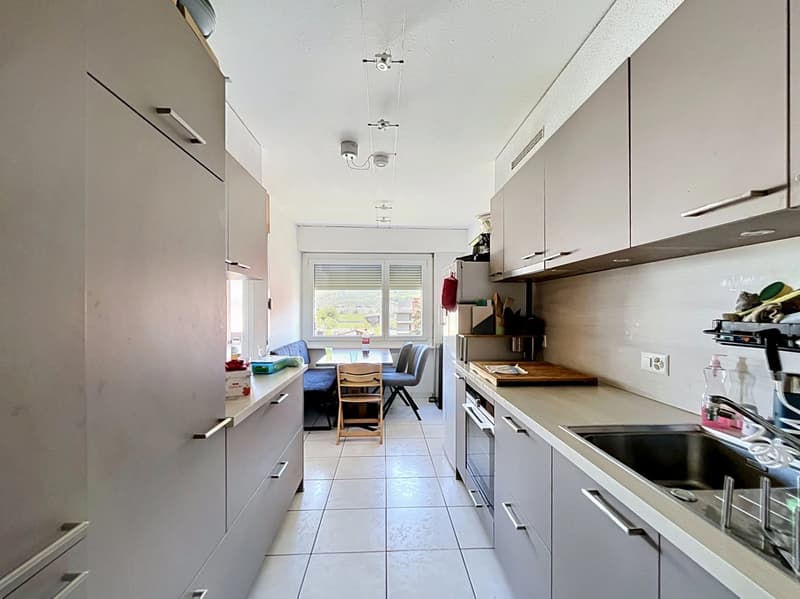 Beautiful crossing apartment of 4.5 rooms in the Vissigen district of Sion (7)