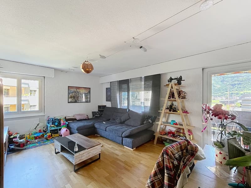 Beautiful crossing apartment of 4.5 rooms in the Vissigen district of Sion (2)