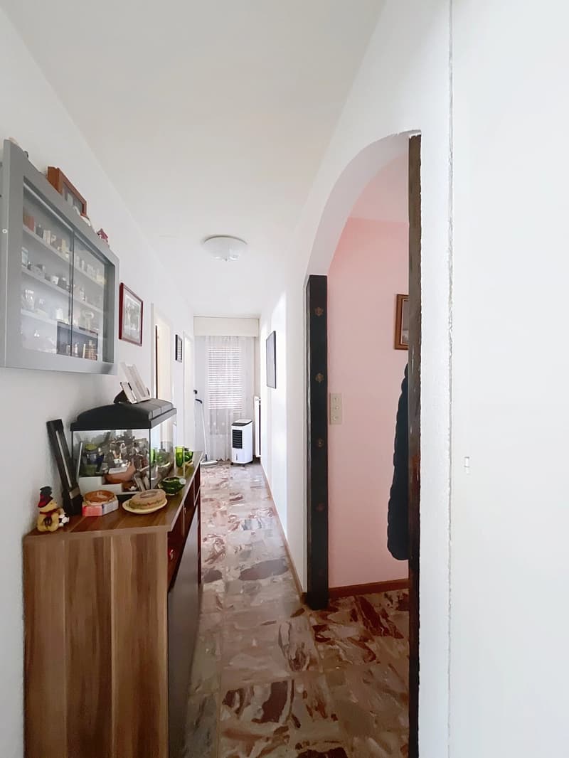 Spacious 4-room apartment with 110 m², balcony and great potential in Sierre (9)