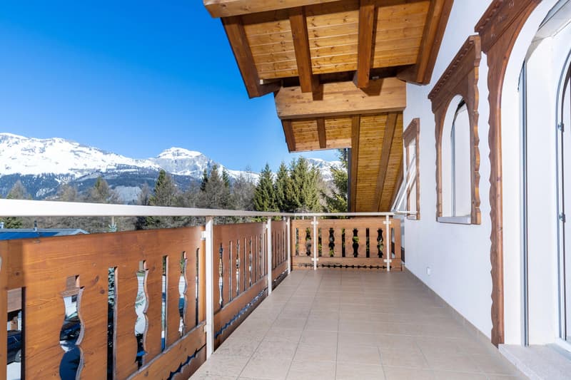 Edificio con tre appartamenti sul Golf di Crans-Montana (2)