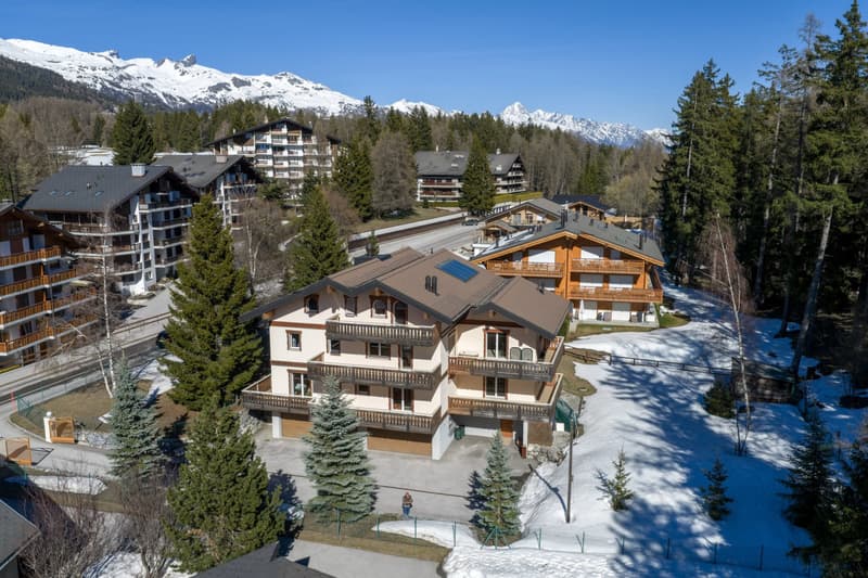 Edificio con tre appartamenti sul Golf di Crans-Montana (3)