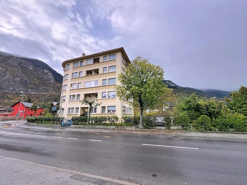 3 1/2 room apartment to renovate in Sierre (2)