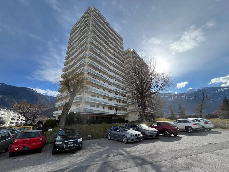 Luminoso appartamento di 4,5 locali con balcone e vista libera a Sierre (6)