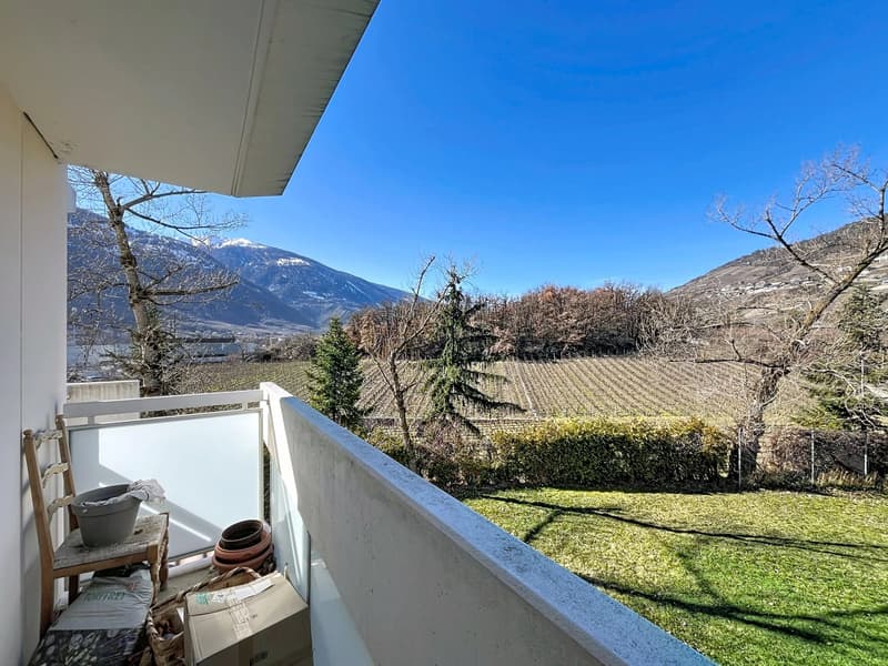 Luminoso appartamento di 4,5 locali con balcone e vista libera a Sierre (7)