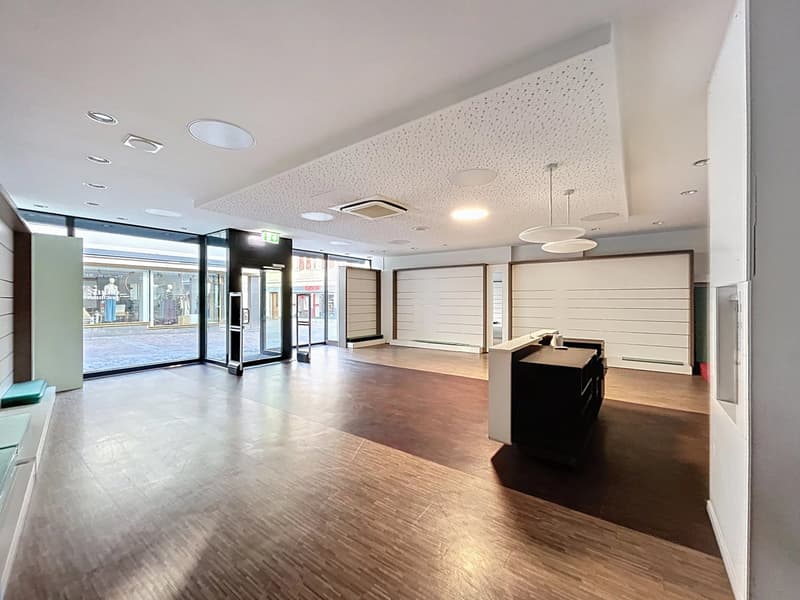 Local commercial au centre de Sion - Grandes surfaces modulables (4)