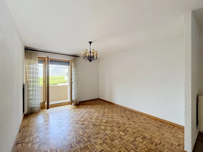 Four-room apartment in a quiet location with a beautiful view (2)