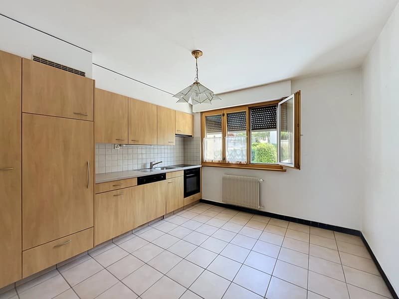 Four-room apartment in a quiet location with a beautiful view (6)