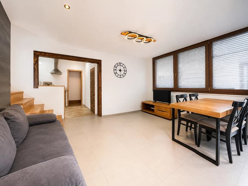 Établissement mixte avec partie hôtelière, restauration et appartement indépendant à Bourg-St-Pierre (8)