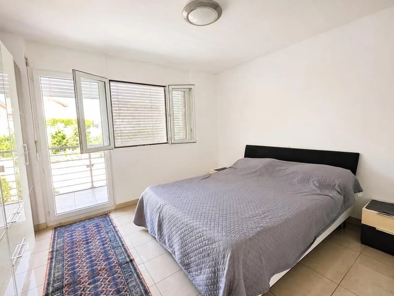 Spacieuse villa individuelle avec grand jardin à Sierre (11)