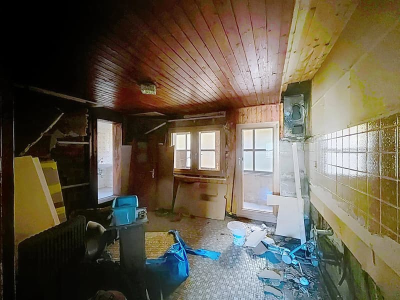 Appartement avec potentiel de rénovation et vue sur les montagnes (6)