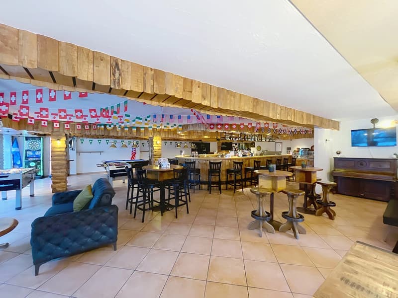Bar/restaurant au coeur de Grimentz (8)