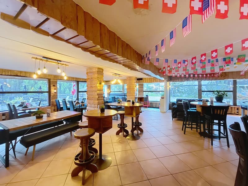 Bar/restaurant au coeur de Grimentz (1)