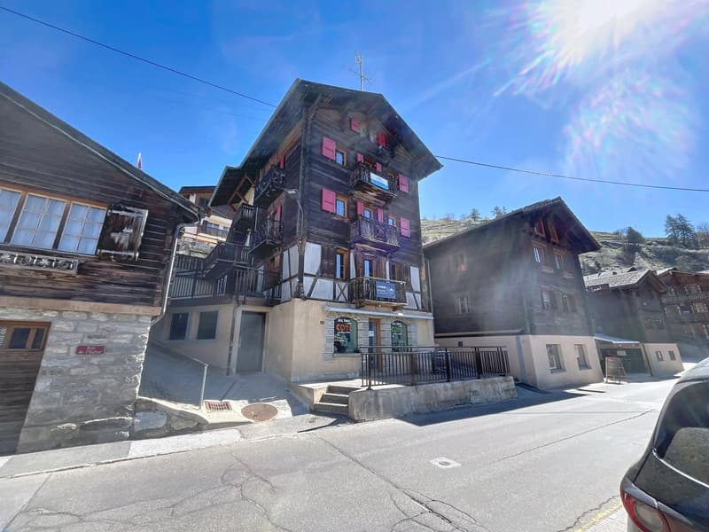 Charmant restaurant rénové dans un village authentique (6)