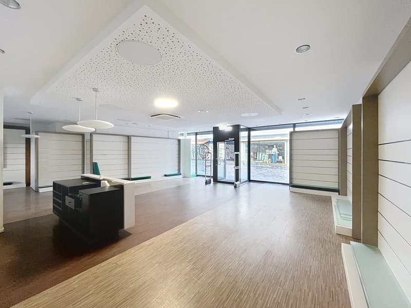 Local commercial au centre de Sion - Grandes surfaces modulables (7)