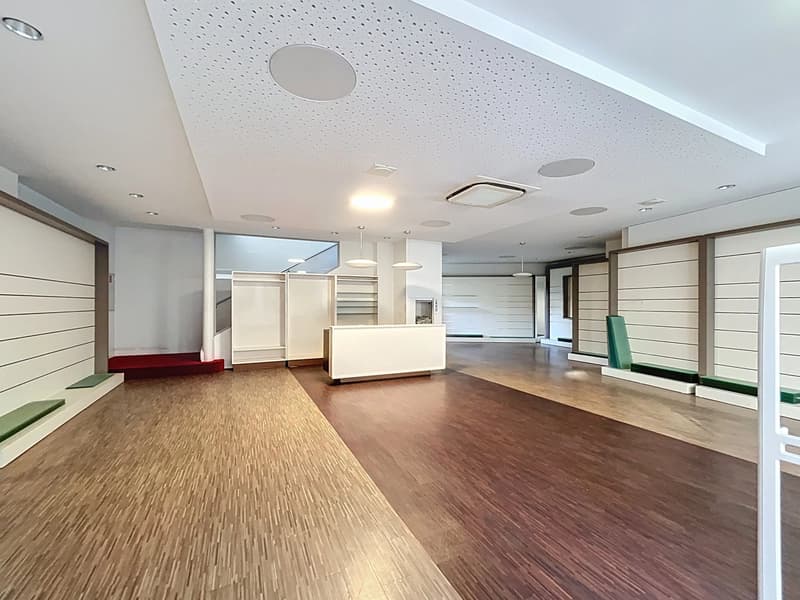 Local commercial au centre de Sion - Grandes surfaces modulables (3)