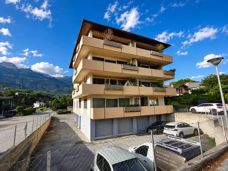 Lumineux 3,5 pièces avec balcon et vue dégagée à Sierre (8)