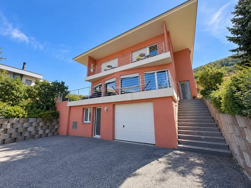 Spacieuse villa individuelle avec grand jardin à Sierre (1)