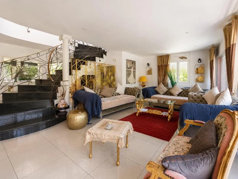 Spacieuse villa individuelle avec grand jardin à Sierre (4)
