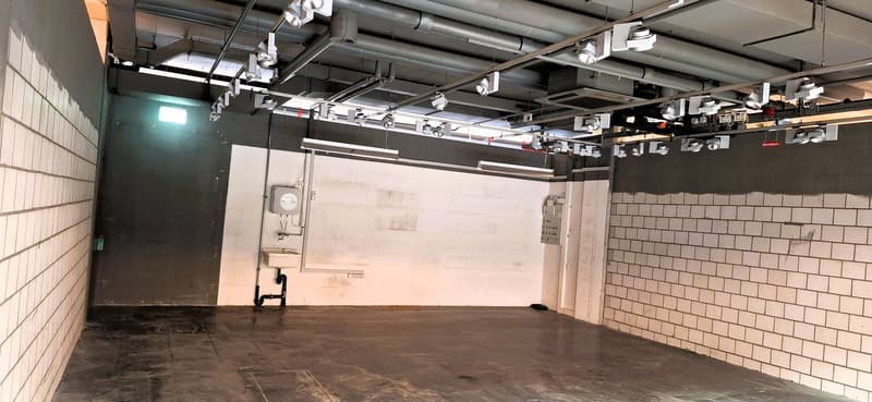 Spazio commerciale parzialmente costruito in affitto al centro di Aarberg (4)