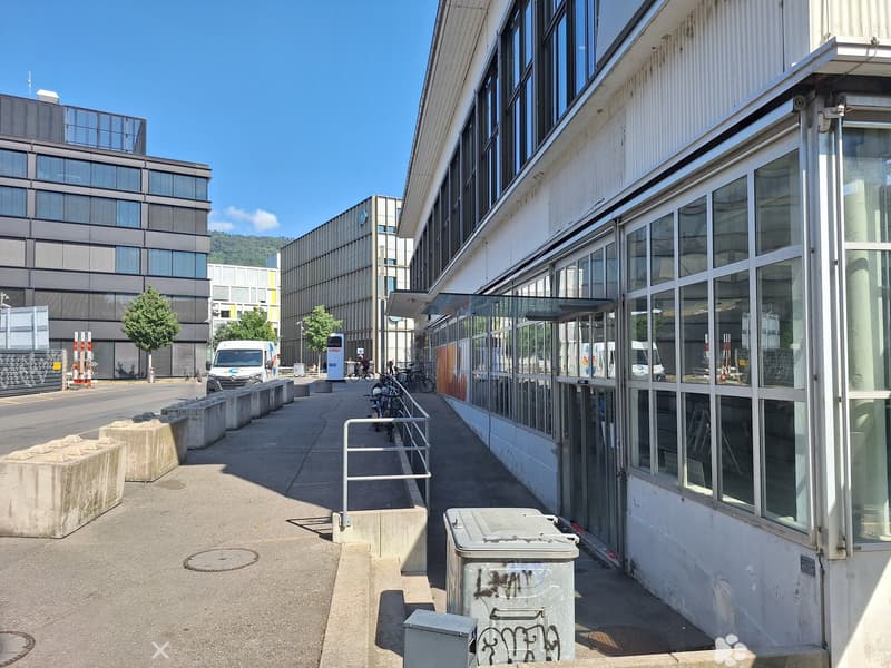 Attraktive Gewerbefläche an bester Lage in Biel (2)