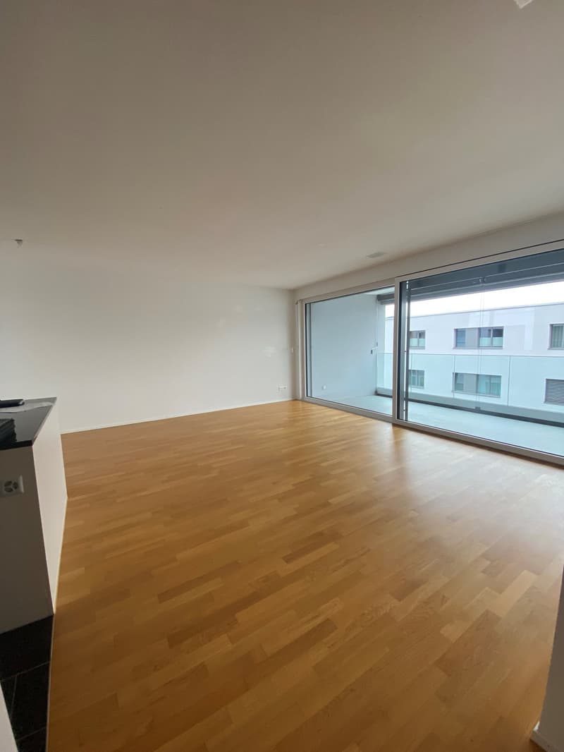 Moderne, grosszügige, helle 2.5-Zi-Wohnung im 2. OG (7)