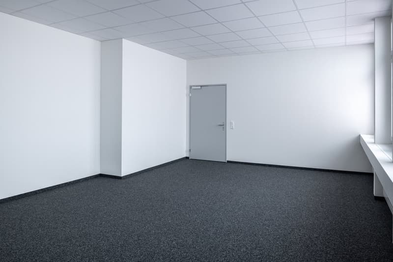 Spazi ufficio attraenti e moderni in affitto a Hinwil (5)
