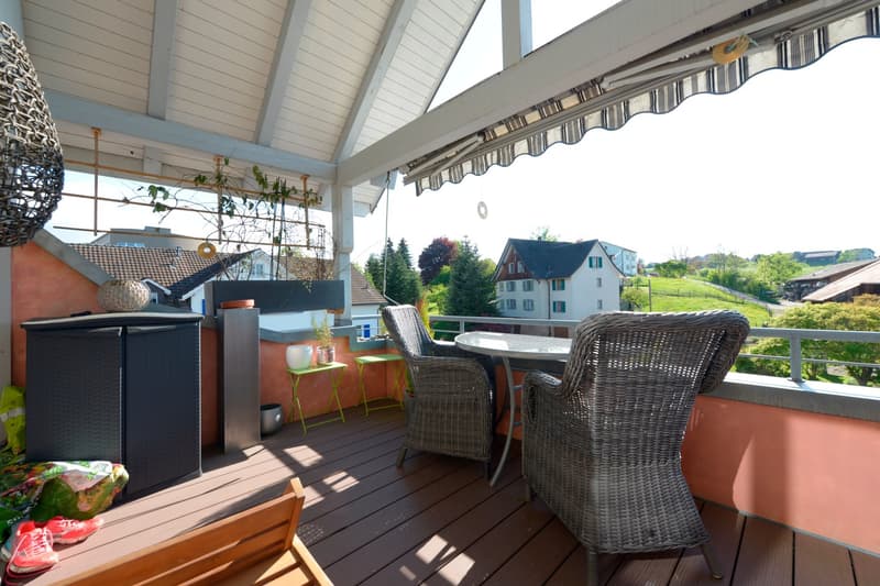 Sonnige 5.5-Zimmer-Wohnung mit Balkon in Mörschwil (2)